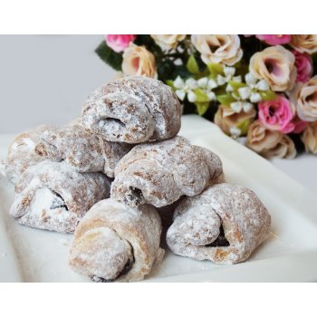 Cornulete cu gem de prune