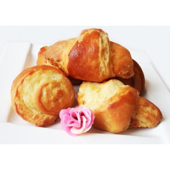 Croissant cu cascaval